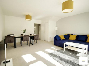 Long Term Stays - Close to amenities - Sleeps 8 - wParking